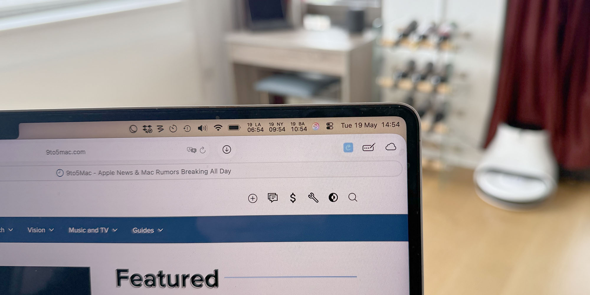 Как исправить скрытие элементов меню за вырезом MacBook Pro 2