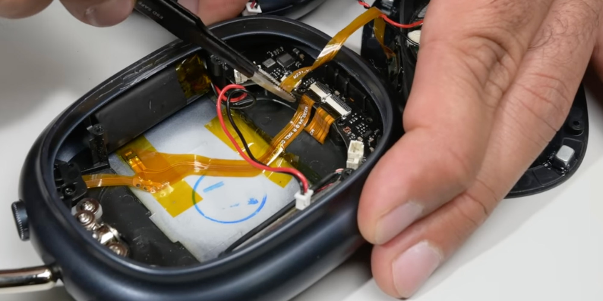 Гид по разбору подделок Apple Watch Ultra 3 и AirPods 5