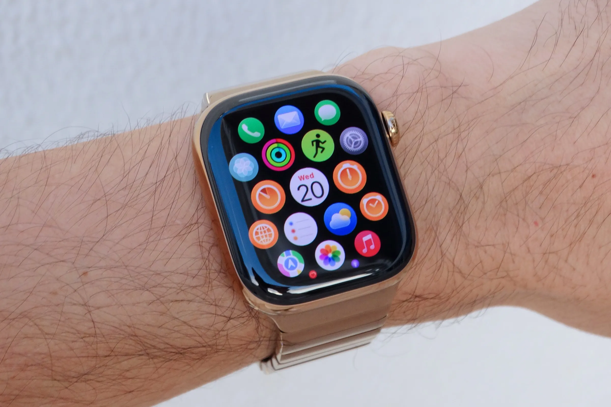 Apple Watch: как изменились смарт-часы за 12 лет 3