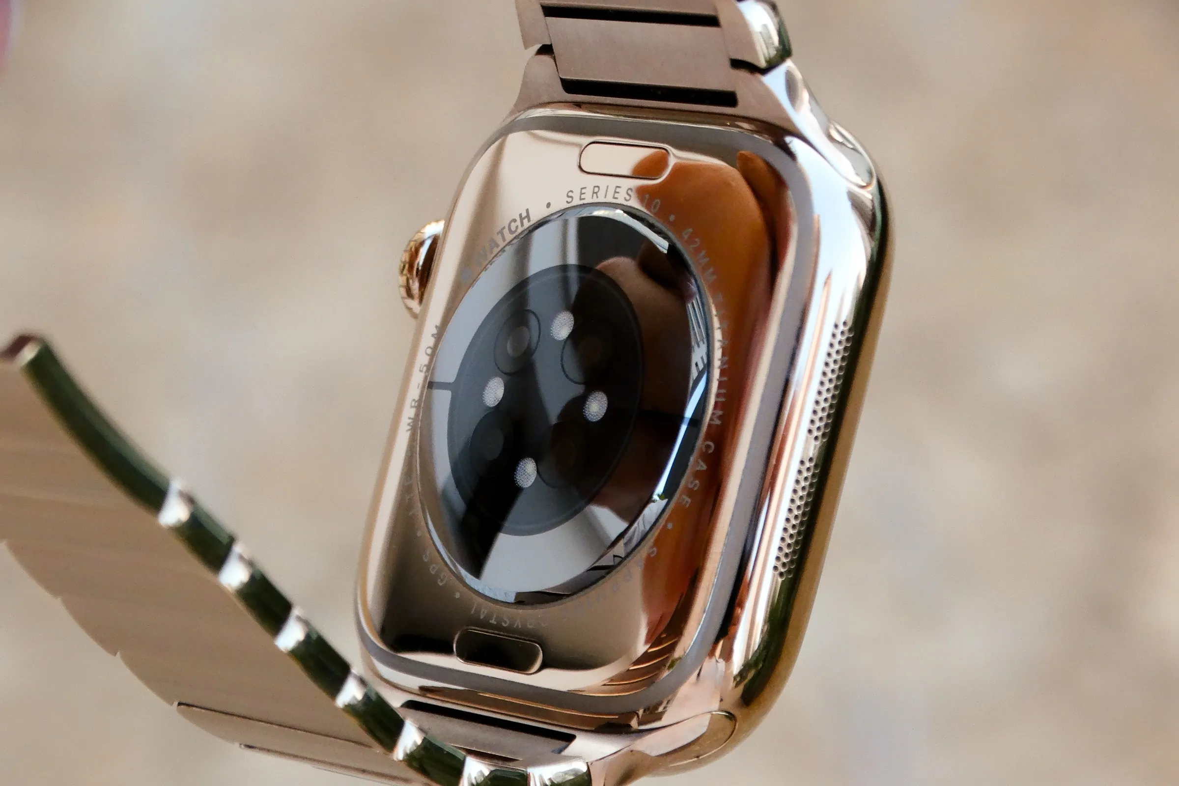 Как Apple Watch изменилась за 12 лет: обзор Series 11 2
