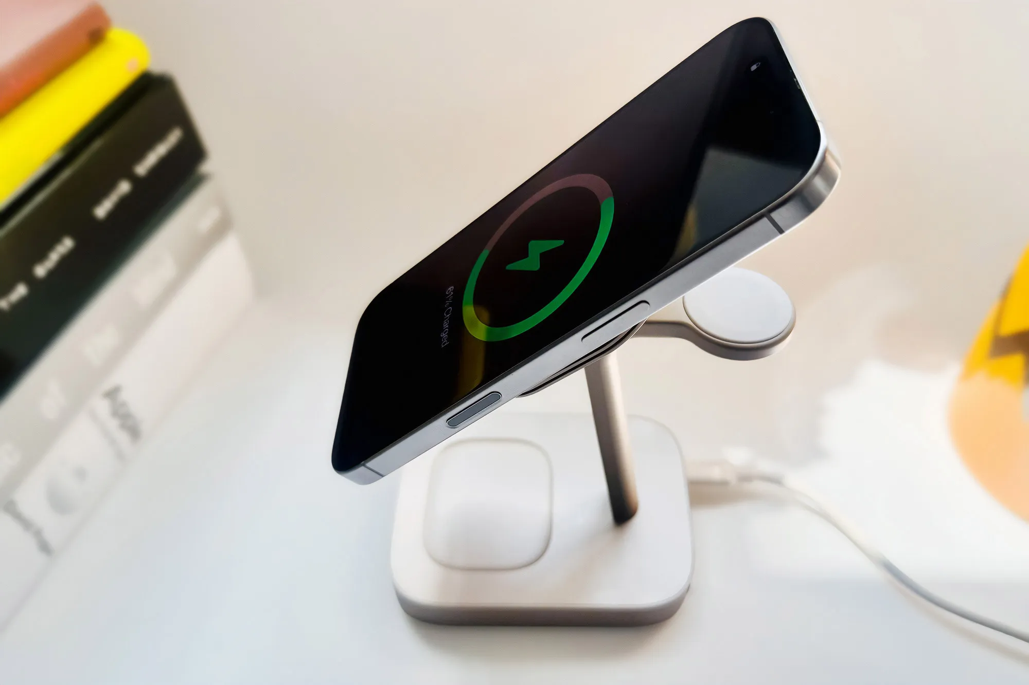Как использовать Mophie StealthCharge для зарядки Apple устройств 5