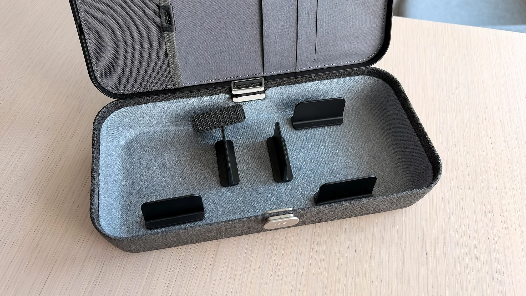 Orbitkey Nest V2: умный органайзер для вашего офиса 3
