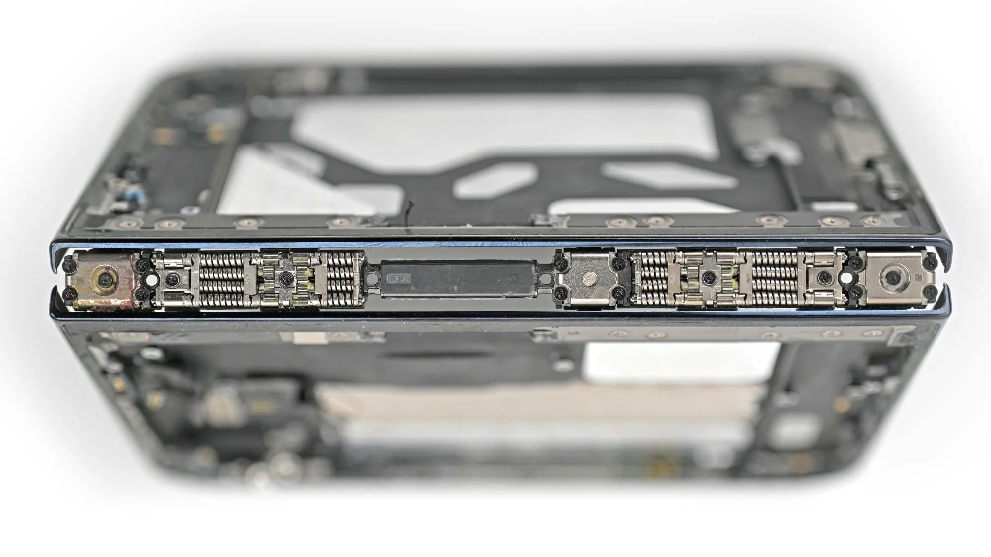 Как легко отремонтировать iPhone Duo: советы от iFixit 2